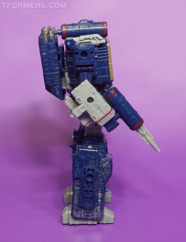 War For Cybertron Siege Soundwave Voyager Figure  (27 of 55)